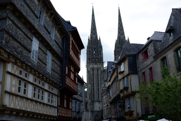 photographie de la cathédrale saint Corentin à Quimper
